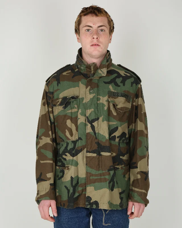1996 Vintage US Army M81 Woodland Camouflage M-65 Field Jacket - Medium / Short Zippered Front Buttoned Front Snap Front