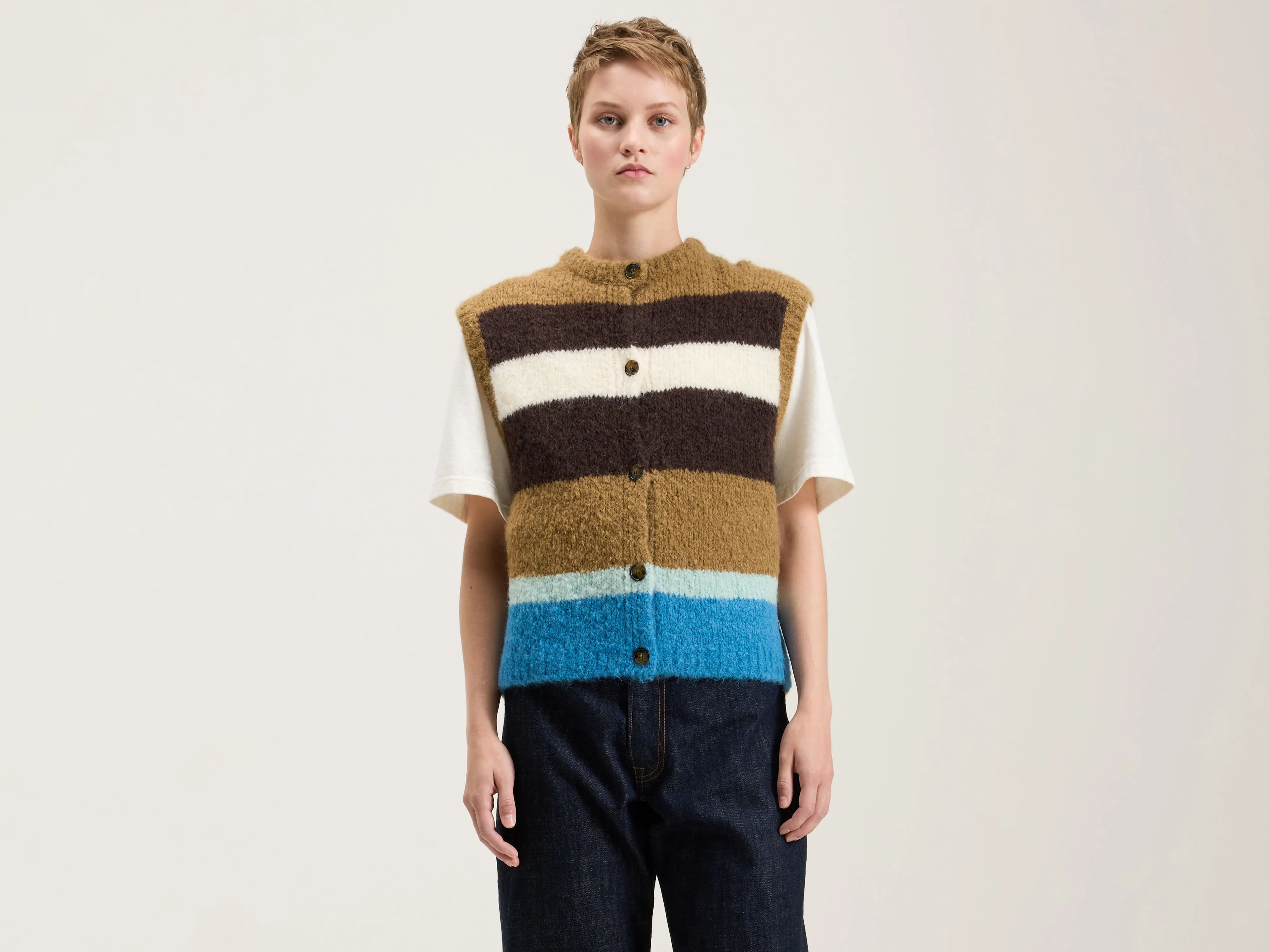 Abogi sleeveless sweater (242 / W / STRIPE A) Front Pockets Side Pockets Patch Pockets Abogi sleeveless sweater (242 / W / STRIPE A) Front Pockets Side Pockets Patch Pockets