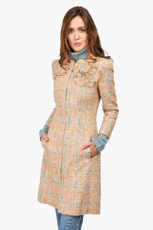 Pre-Loved Chanel™ Spring 2001 Beige/Multicolour Tweed Mid Length Coat with Camellia Brooch Size 40 Trench Wool Cashmere Pre-Loved Chanel™ Spring 2001 Beige/Multicolour Tweed Mid Length Coat with Camellia Brooch Size 40 Trench Wool Cashmere